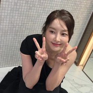 『トンイ』女優、15年前と変わらぬ美貌で公の場に登場！“余裕たっぷりの笑顔”【PHOTO】