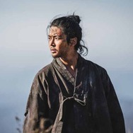 『推奴』脚本家が14年ぶり復帰！Disney+新作『濁流』に込めたメッセージは？