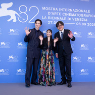 『果てしなきスカーレット』フォトコール　ⓒKAZUKO WAKAYAMA