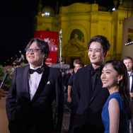 『果てしなきスカーレット』ヴェネチア国際映画祭レッドカーペット