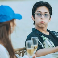 『コンフィデンスマンKR』で笑いとスリルを行き来！チュ・ジョンヒョクの変身ショー