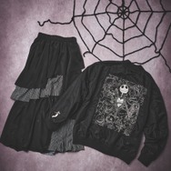 スカート 9,500円/ ブルゾン 18,000円『ティム・バートン ナイトメアー・ビフォア・クリスマス』 © Disney