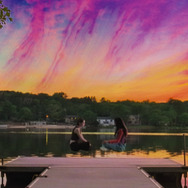 『テレビの中に入りたい』© 2023 PINK OPAQUE RIGHTS LLC. ALL RIGHTS RESERVED.