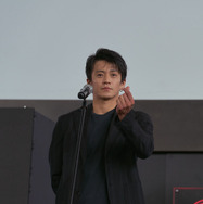 Netflixシリーズ「匿名の恋人たち」10月16日より世界独占配信　アウトドアグリーティング