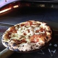 フードトラック「RUBBER TRAMP」