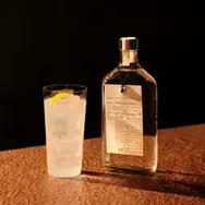 麻布台ヒルズで採れた果物を使ったジャヌ東京限定のオリジナルジン