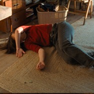 『サムシング・ハプンズ・トゥ・ミー』©UNA PRODUCCIÓN DE QUE NADIE DUERMA AIE - AVANPOST