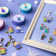 東京ディズニーシー「ファンタジースプリングス」の世界観あふれる新グッズが登場！みんなで着られるパーカーやマフラーも