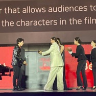 釜山授賞式　『愚か者の身分』©2025 映画「愚か者の身分」製作委員会