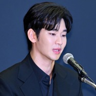 “涙の記者会見”から約6カ月。キム・スヒョンは今、ひとり登山でストレス発散してる？