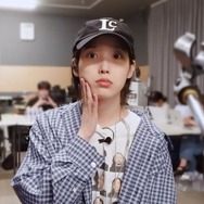 “体重40キロ台” 女優IU、ドラマ撮影で少し太った近況に満足げ「かわいく映るんだって」