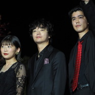 『爆弾』レッドカーペット