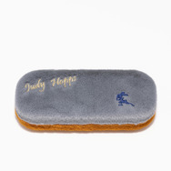 “バディ”が入れ替わるバイカラーのスペシャルメガネケース