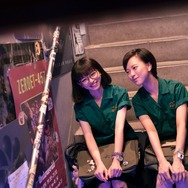 『ひとつの机、ふたつの制服』　Renaissance Films Limited （C）2024 All Rights Reserved.