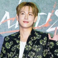 俳優イム・シワンがSMエンタからソロアルバムを準備中であることが明らかに