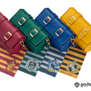 ホグワーツ魔法魔術学校の４寮 コラボ限定マルチポーチ