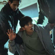 「捏造された都市」(C)2025 Disney and its related entities