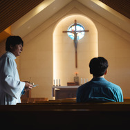 「捏造された都市」(C)2025 Disney and its related entities