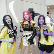 『KPOPガールズ! デーモン・ハンターズ』コスプレイヤー　Photo by Craig Barritt/Getty Images for ReedPop