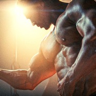 『ボディビルダー』©2023 LAMF Magazine Dreams LLC All Rights Reserved.