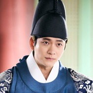 『この川には月が流れる』カン・テオ、作品のために自分を影に沈める覚悟