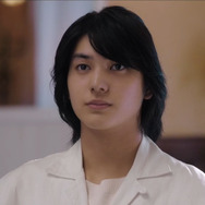 「人間標本」©2025 Amazon Content Services LLC or its Affiliates.