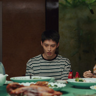 『ピアス 刺心』© Potocol_Flash Forward Entertainment_Harine Films_Elysiüm Cin