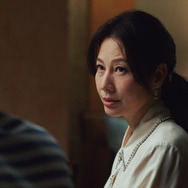 『ピアス 刺心』© Potocol_Flash Forward Entertainment_Harine Films_Elysiüm Cin