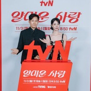 イ・ジョンジェ、“18歳年下”女優にいじられながら撮影？「僕が年上なのに、何で…」