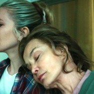 『喝采』©2024 Crazy Legs Features LLC