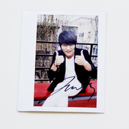 チェ・ジニョクサイン入りポラロイド／「パンダさんとハリネズミ」 Presented by Channel A （C）Lionfish Inc. All rights reserved