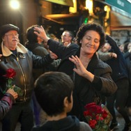 『CROSSING　心の交差点』© 2023 French Quarter Film AB, Adomeit Film ApS, Easy Riders Films, RMV Film AB, Sveriges Television AB