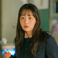 韓国ソウルの街にあふれるドヤ顔の“オ主任”。今最も熱い『テプン商事』主演キム・ミンハ