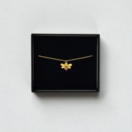 グッズ第2弾「ぶんぶん蜂ネックレス」