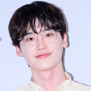 スタッフへの“優しい心遣い”にほっこり…。俳優イ・ジョンソクがスタッフに太っ腹なプレゼント！