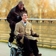 『最強のふたり』© 2011 SPLENDIDO / GAUMONT / TF1 FILMS PRODUCTION / TEN FILMS / CHAOCORP