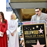 イディナ・メンゼル＆クリスティン・ベル＆ジョシュ・ギャッド (C) Getty Images