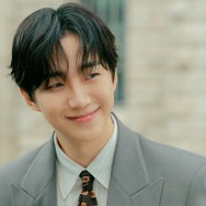 『テプン商事』出演の決め手は1話のラストシーン。ジュノが語る「父子関係」【インタビュー】