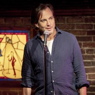 『これって生きてる？』©2025 Searchlight Pictures. All Rights Reserved.