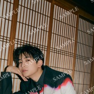 高橋文哉2026年卓上カレンダー　(C)KADOKAWA／写真：三瓶康友