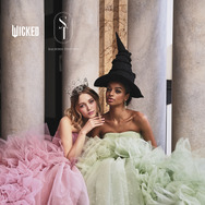 「リトル・マーサ」『ウィキッド』フォトプラン© Universal City Studios. All Rights Reserved.