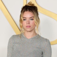 ミリー・オールコック Photo by Dia Dipasupil/WireImage