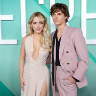 マッケンナ・グレイスとメイソン・テムズ 『Regretting You（原題）』　Photo by Kevin Winter/Getty Images