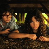 『ホーム・アローン！ ジョナスとガビのトラップ大作戦 』©2025-LAS PALMERAS - NOLITA CINEMA - PATHÉ FILMS - STUDIO TF1-M6 FILMS - ELEPHANT STORY - ELEPHANT ADVENTURES