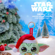 コスビ・ぬいぐるみキーチェーン『スター・ウォーズ』「ウィンター・ホリデー」グローグー　© & TM Lucasfilm Ltd.