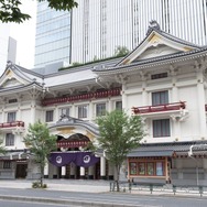 歌舞伎座外観（築地側から）アップ