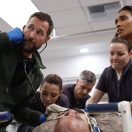 「ザ・ピット / ピッツバーグ救急医療室 シーズン２」© 2026 WarnerMedia Direct Asia Pacific, LLC. All rights reserved. HBO Max and related elements are property of Home Box Office, Inc.