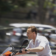 「ナイト・マネジャー」シーズン2　© Amazon MGM Studios