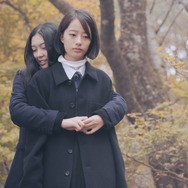 『白の花実』©2025 BITTERS END/CHIAROSCURO