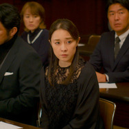 『白の花実』©2025 BITTERS END/CHIAROSCURO